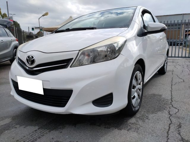 TOYOTA Yaris usata, con Airbag laterali