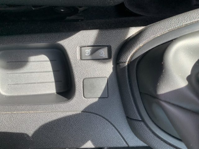 RENAULT Clio usata, con USB