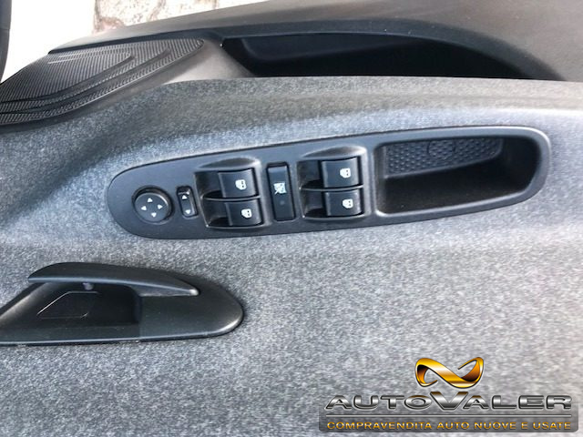 LANCIA Ypsilon usata, con USB