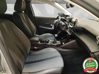 PEUGEOT 208 usata, con Sedile posteriore sdoppiato
