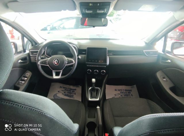 RENAULT Clio usata, con Touch screen