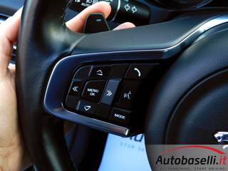 JAGUAR XE usata, con Sistema di avviso di distanza