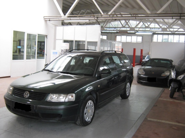 VOLKSWAGEN Passat usata, con Airbag laterali