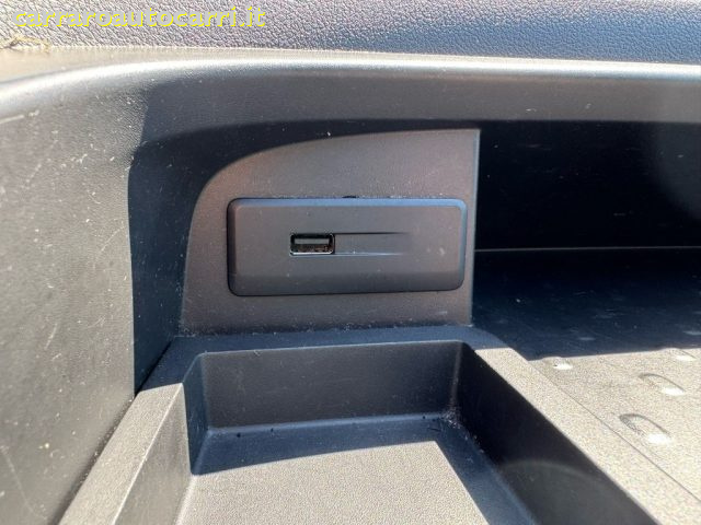 NISSAN NV300 usata, con Bluetooth