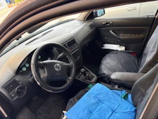 VOLKSWAGEN Golf usata, con Autoradio