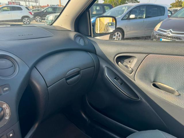 TOYOTA Yaris usata, con Lettore CD