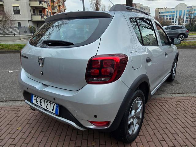DACIA Sandero usata, con Autoradio
