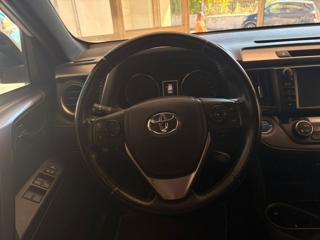 TOYOTA RAV 4 MY23 usata, con Park Distance Control