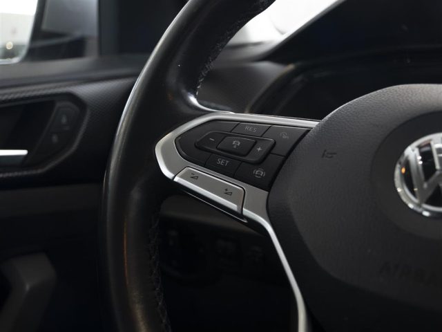 VOLKSWAGEN T-Cross usata, con USB