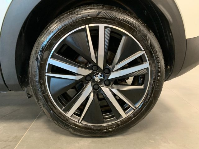 PEUGEOT 3008 usata, con Sensori di parcheggio anteriori