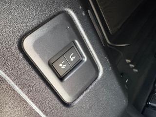 LAND ROVER Defender usata, con Airbag posteriore