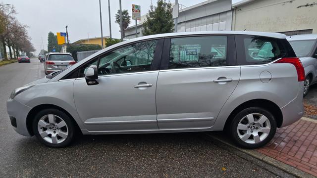 PEUGEOT 5008 usata, con Airbag Passeggero