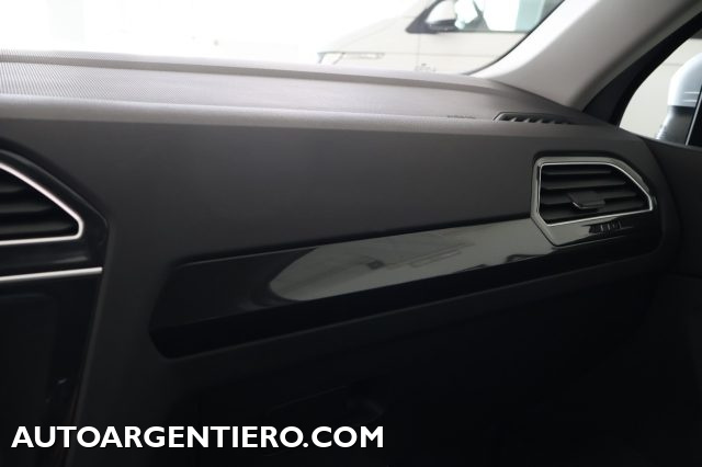 VOLKSWAGEN Tiguan usata, con Bracciolo