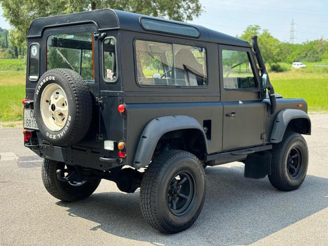 LAND ROVER Defender usata 5