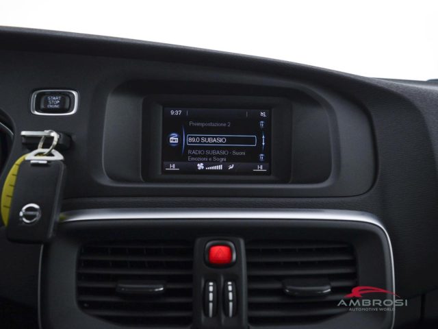 VOLVO V40 Cross Country usata 13