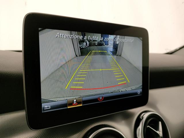 MERCEDES-BENZ GLA 180 usata, con Sedile posteriore sdoppiato