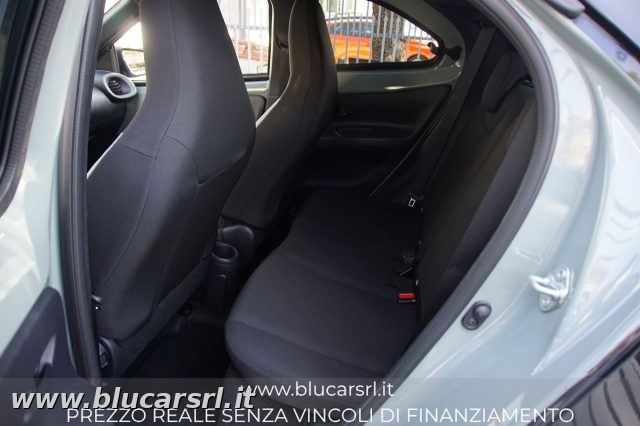 TOYOTA Aygo X usata 11