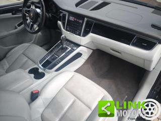 PORSCHE Macan usata, con Park Distance Control