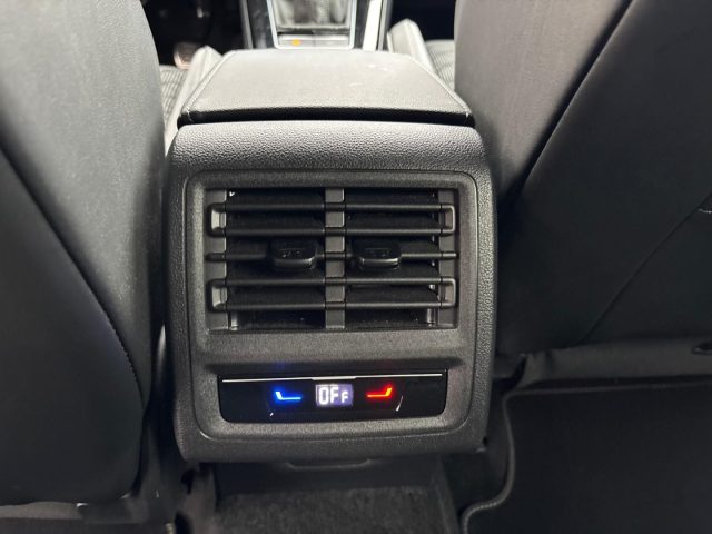 VOLKSWAGEN Golf usata, con Controllo automatico clima