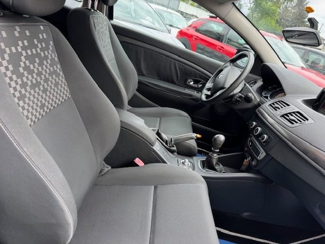 RENAULT Megane usata, con Autoradio
