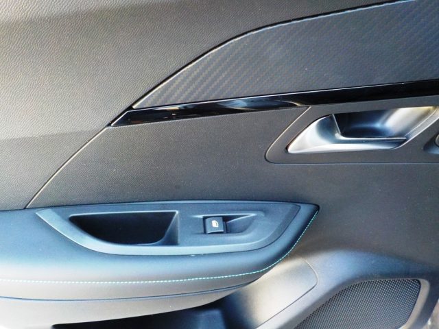 PEUGEOT 2008 usata, con Frenata d