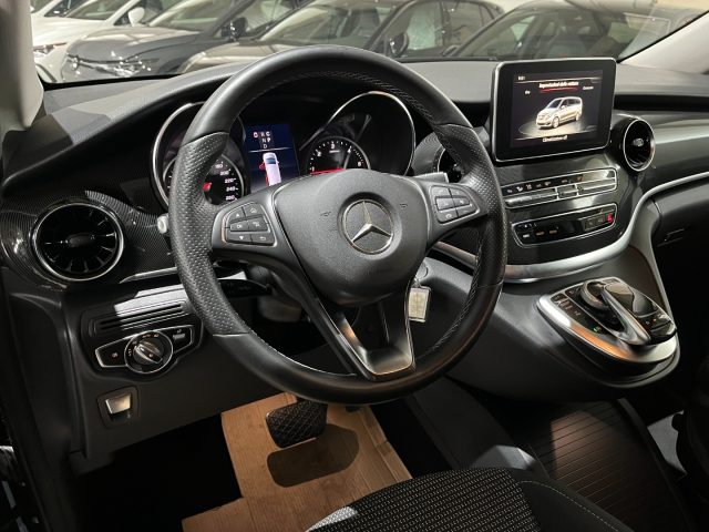MERCEDES-BENZ V 220 usata, con Climatizzatore