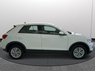 VOLKSWAGEN T-Roc usata, con USB