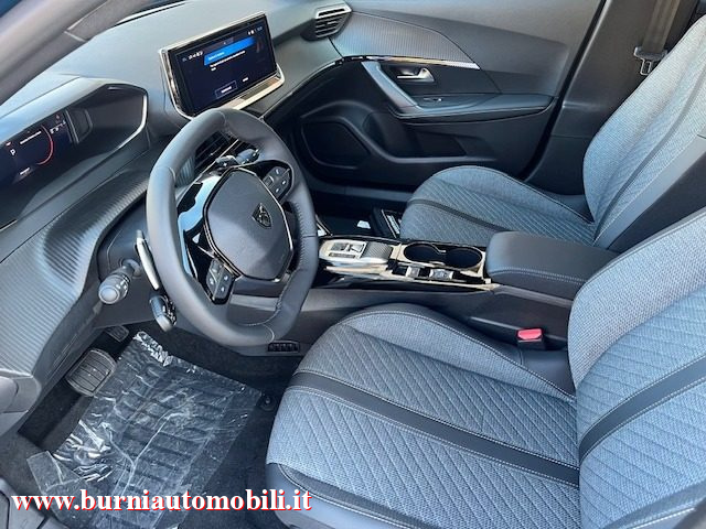 PEUGEOT 2008 usata, con Sedile posteriore sdoppiato
