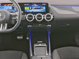 MERCEDES-BENZ GLA 200 usata, con Alzacristalli elettrici