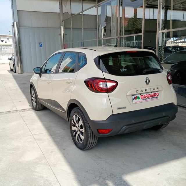 RENAULT Captur usata, con Autoradio