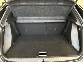 PEUGEOT 2008 usata, con Sistema di navigazione