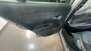 JEEP Avenger usata, con Autoradio digitale