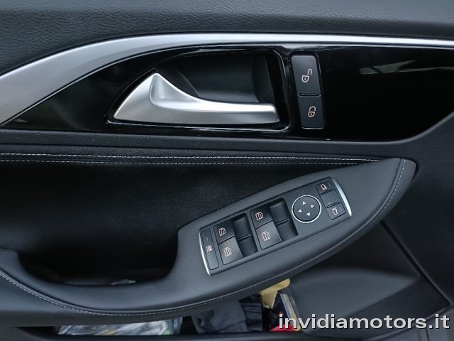 INFINITI Q30 usata, con Climatizzatore