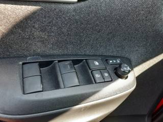 TOYOTA Yaris usata, con Servosterzo