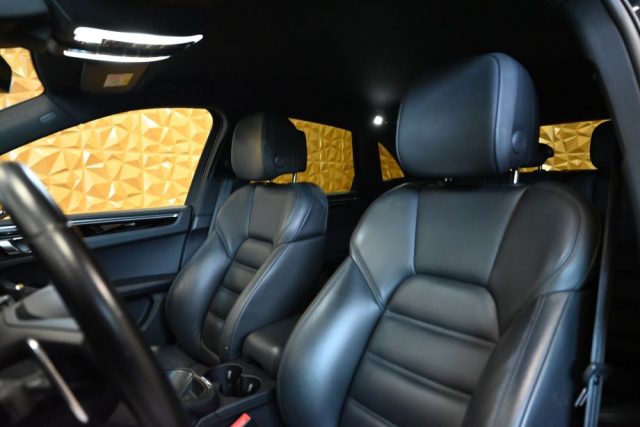 PORSCHE Macan usata 29