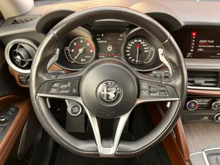 ALFA ROMEO Stelvio usata, con Volante in pelle