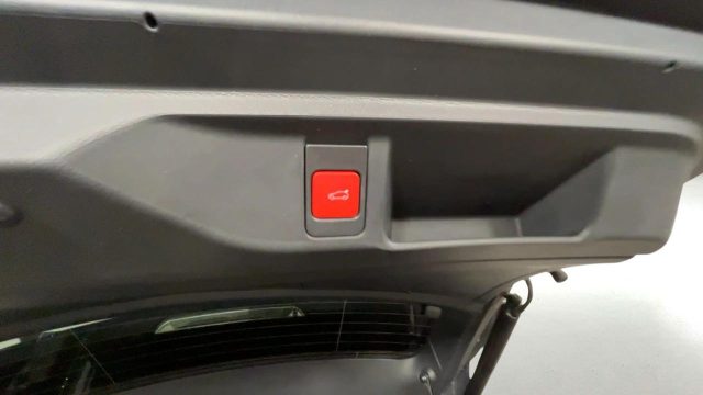 DS AUTOMOBILES DS 4 usata, con Controllo automatico clima
