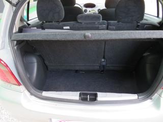TOYOTA Yaris usata 17