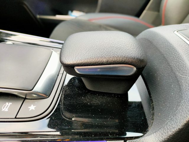 MERCEDES-BENZ GLB 200 usata, con Fendinebbia