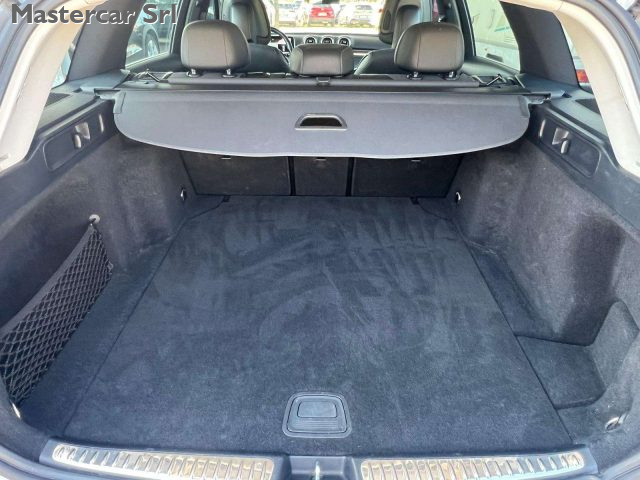 MERCEDES-BENZ C 220 usata, con Schermo multifunzione interamente digitale