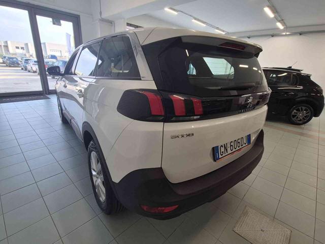 PEUGEOT 5008 usata, con Cerchi in lega