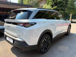 PEUGEOT 5008 usata, con Cerchi in lega