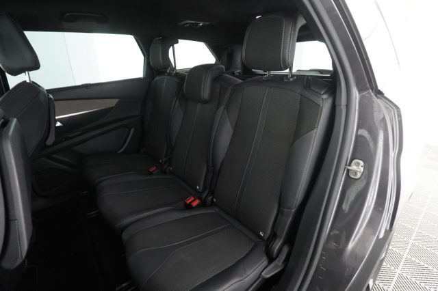 PEUGEOT 5008 usata 9