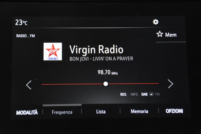 OPEL Corsa usata, con Autoradio digitale