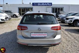 VOLKSWAGEN Passat usata, con Leve al volante