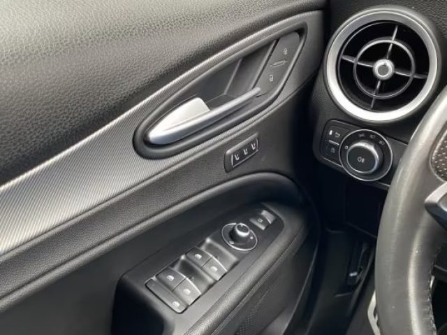 ALFA ROMEO Stelvio usata, con Autoradio