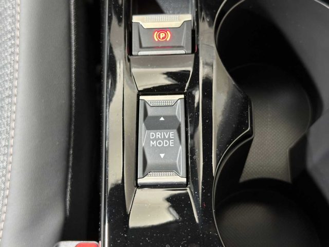 PEUGEOT 2008 usata 23