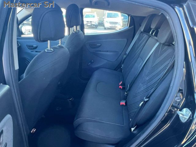 LANCIA Ypsilon usata, con USB