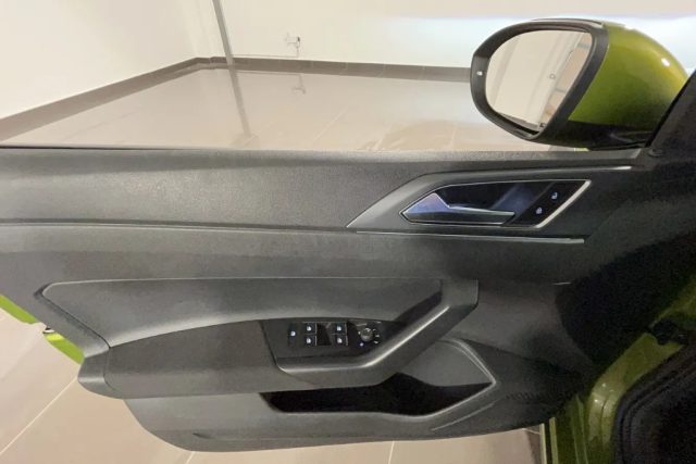 VOLKSWAGEN Taigo usata, con Controllo automatico clima