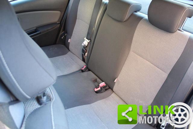 TOYOTA Yaris usata 22